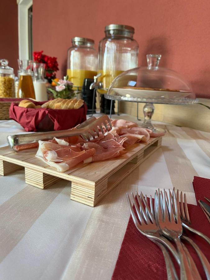 Bed & Breakfast La Rondinella Cerasolo Extérieur photo